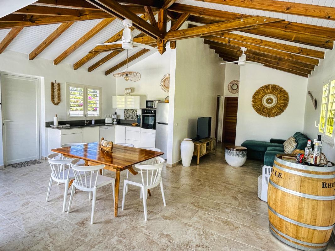 14.Location Villa piscine Saint François Guadeloupe_Pièce de vie